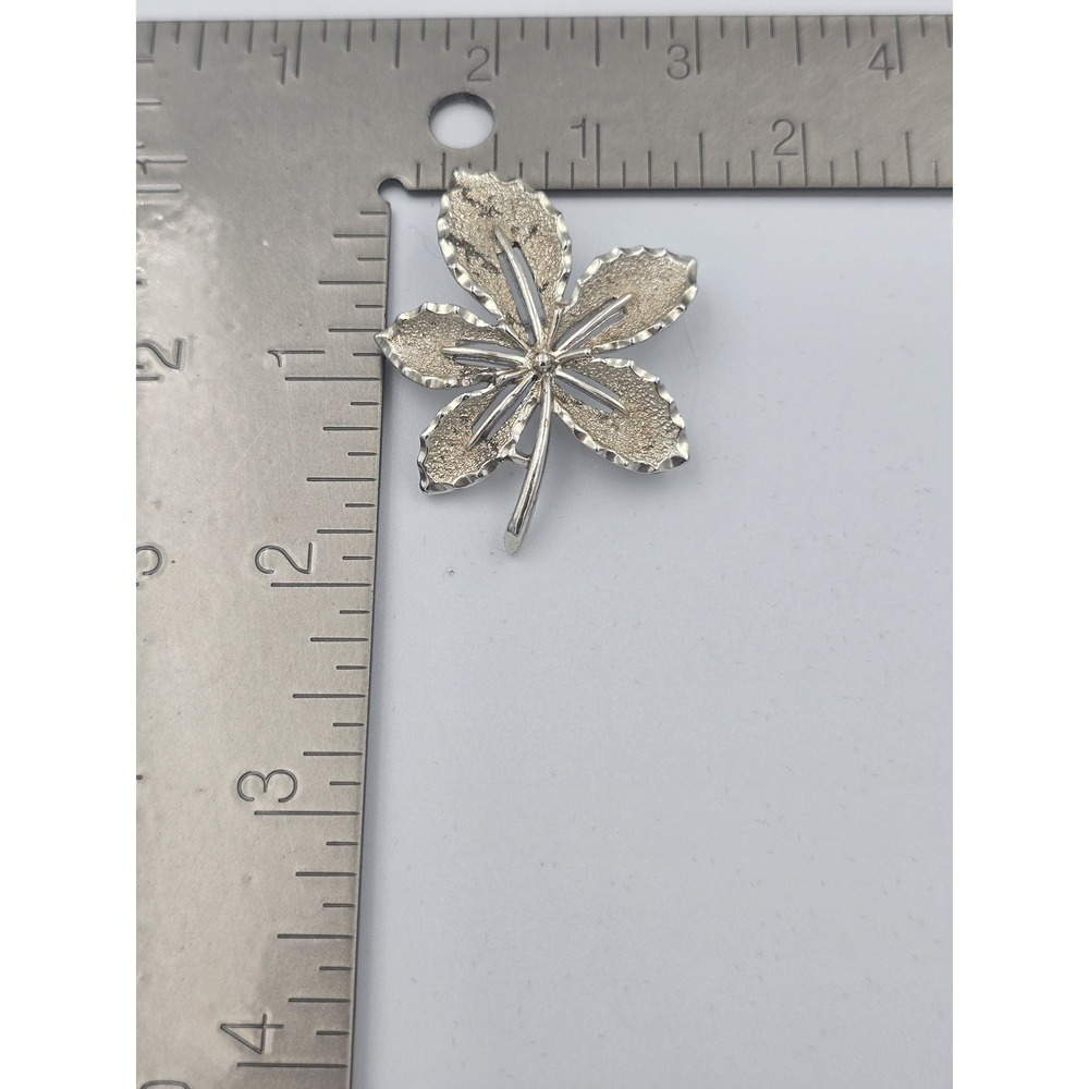 Vintage Sarah Coventry Silver Tone Textured Leaf Brooch Pin Costume Jewelry - Picture 6 of 6